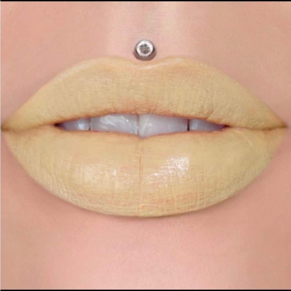 EASTER SUNDAY New in box‎ Jeffree Star Velvet Trap Lipstick Yellow matte